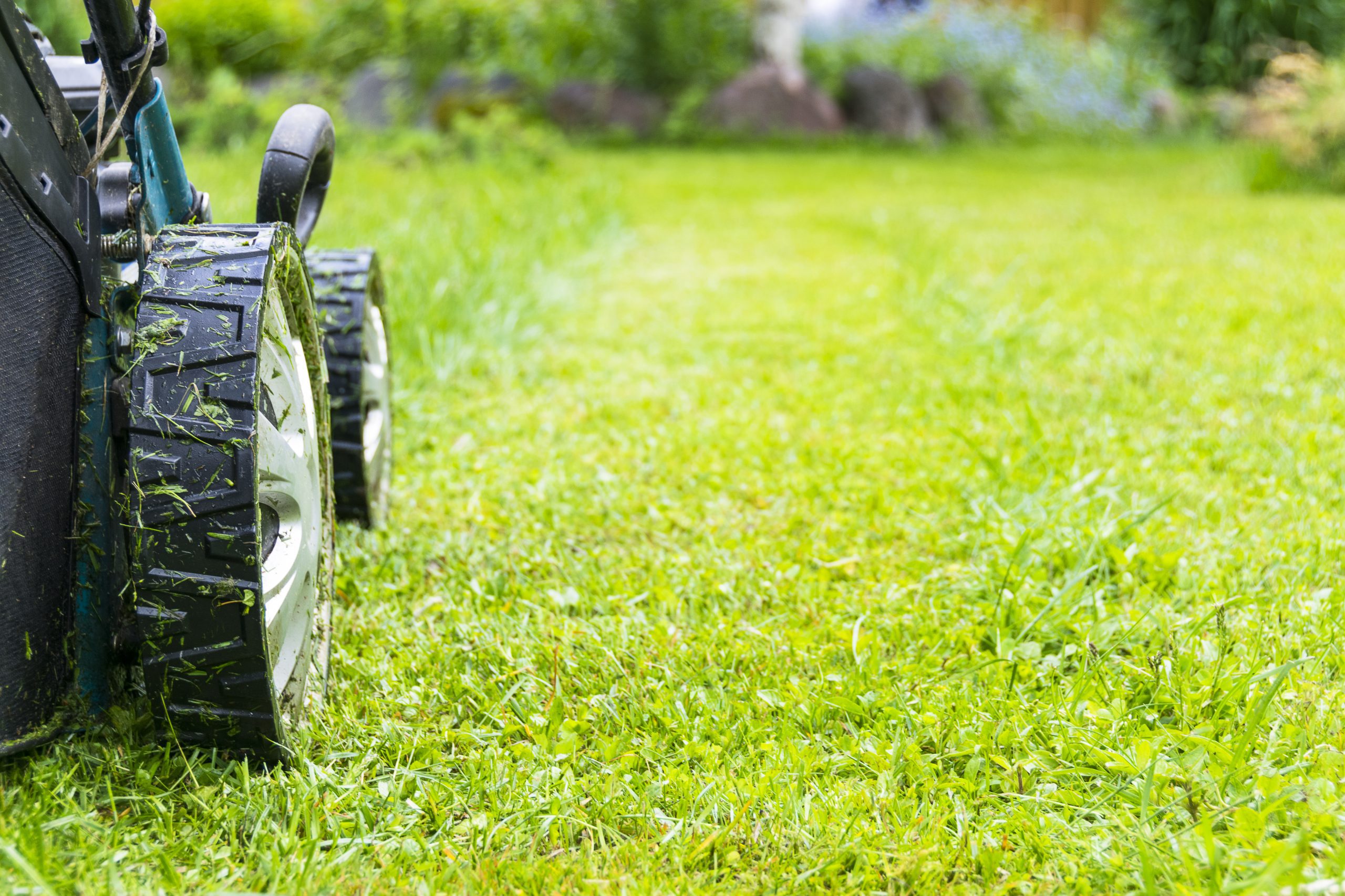 The Easiest Way To Make Money Mowing Lawns